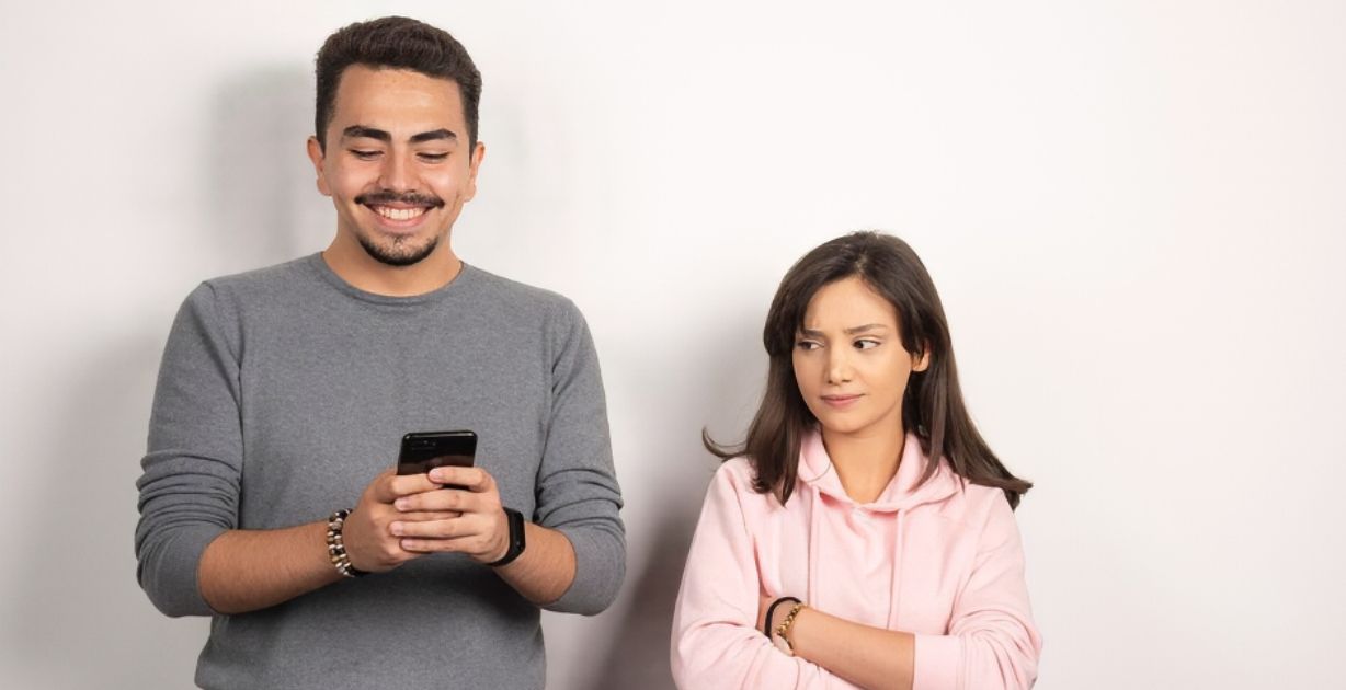 ٣ أبراج تخون، تنجو بفعلتها ولا تندم!