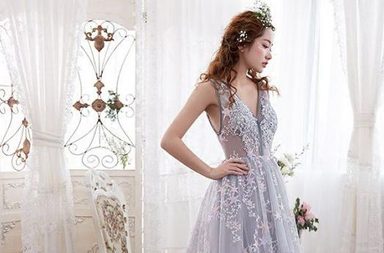 فستان التطريزات