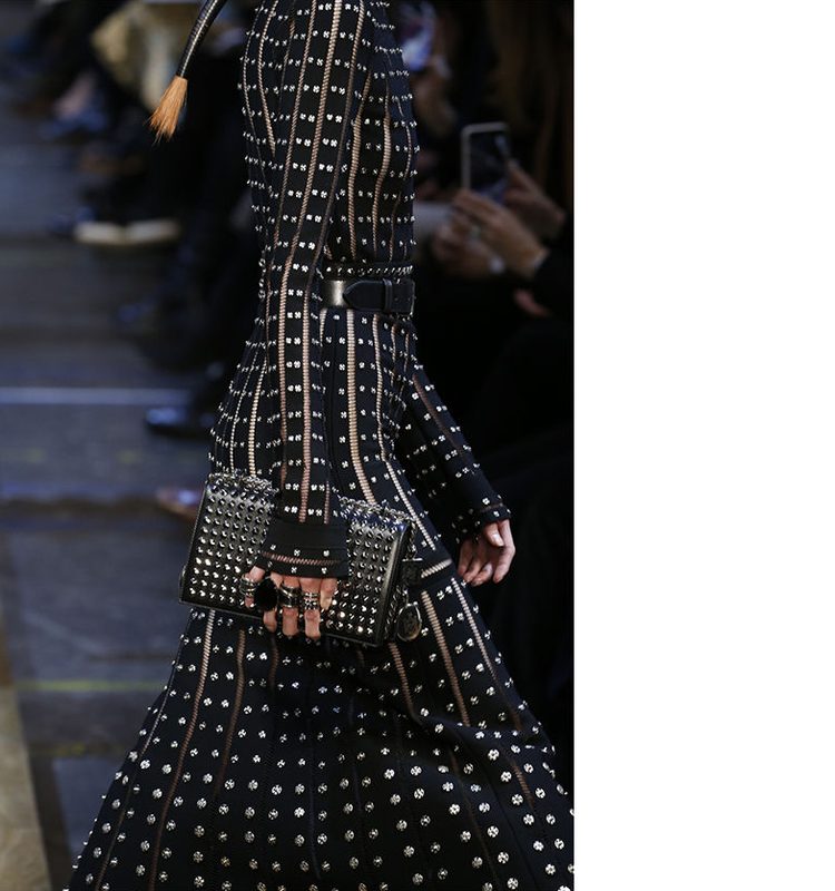 أكسسوارات Alexander McQueen لشتاء 2019