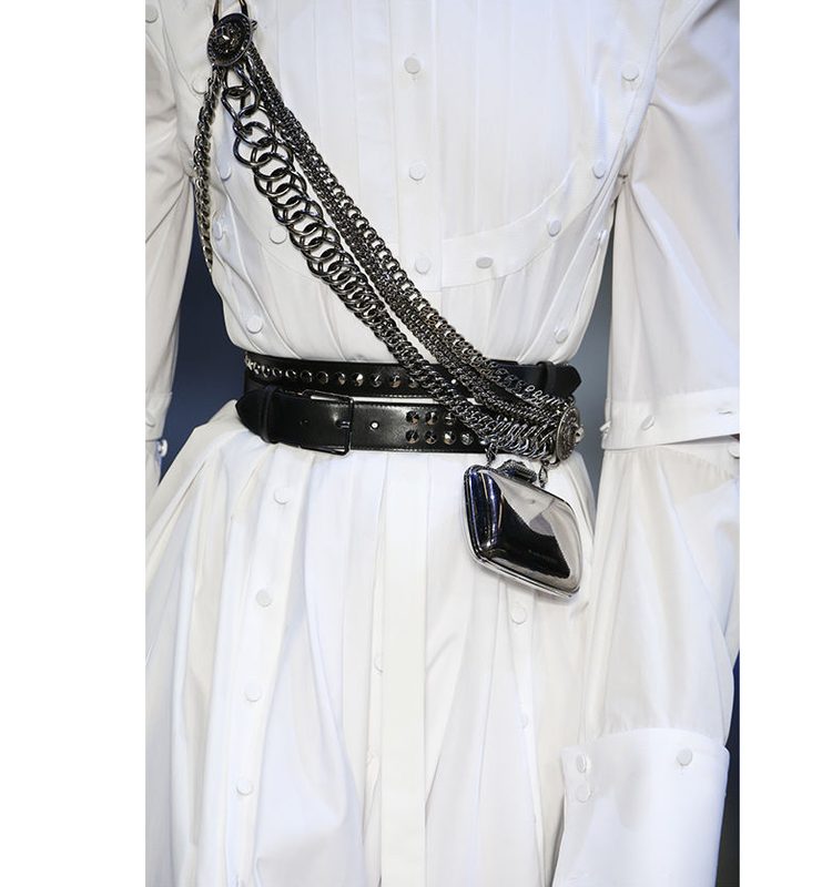 مجموعة أكسسوارات Alexander McQueen لشتاء 2019