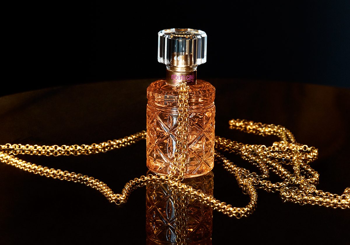 Florence Amber من Roberto Cavalli لإمرأة تشّع بالدفء والثقة بالنفس