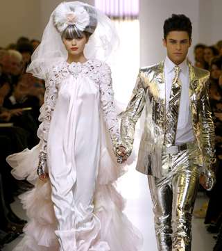 Chanel-Couture-2010-28-1-2010_17