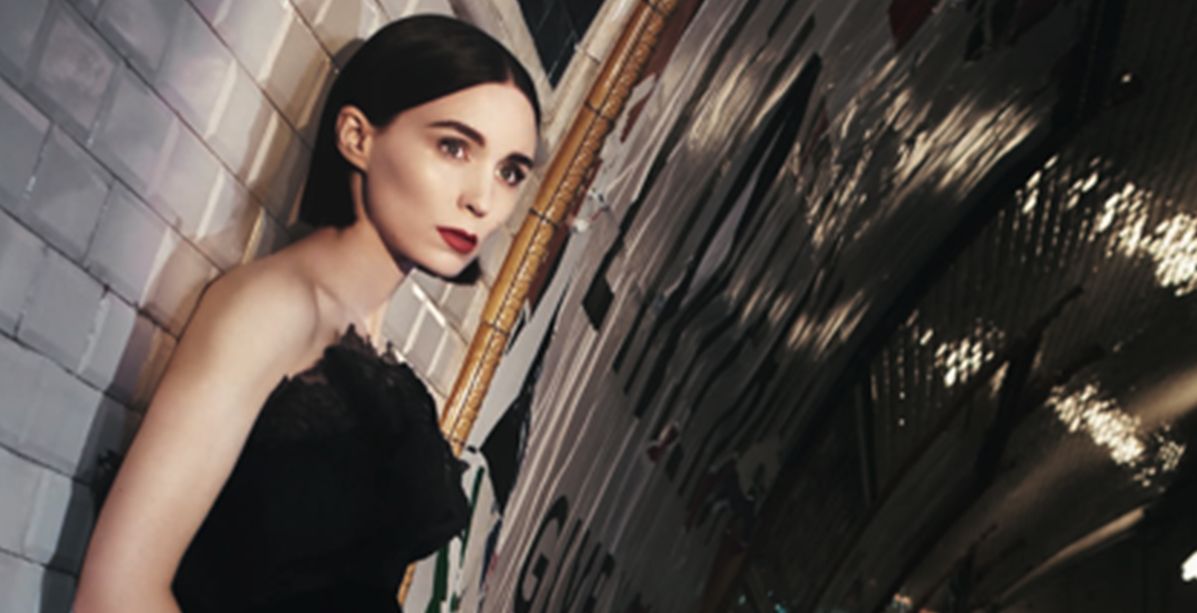 الدانتيل الأسود يزيّن عطر L’Interdit Couture Edition من Givenchy 