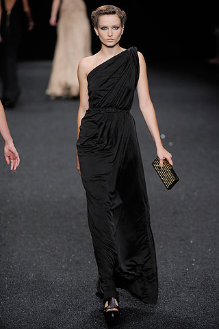 eliesaab-blackdress-24-1-10