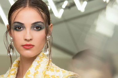 خطوات ماكياج CHANEL في عرض الألبسة الجاهزة لربيع وصيف 2018