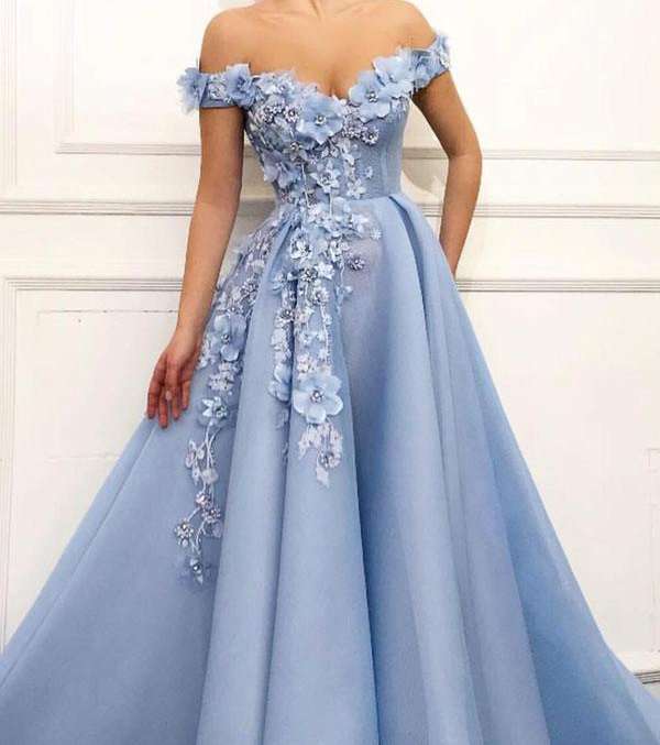 فستان الورود الأزرق