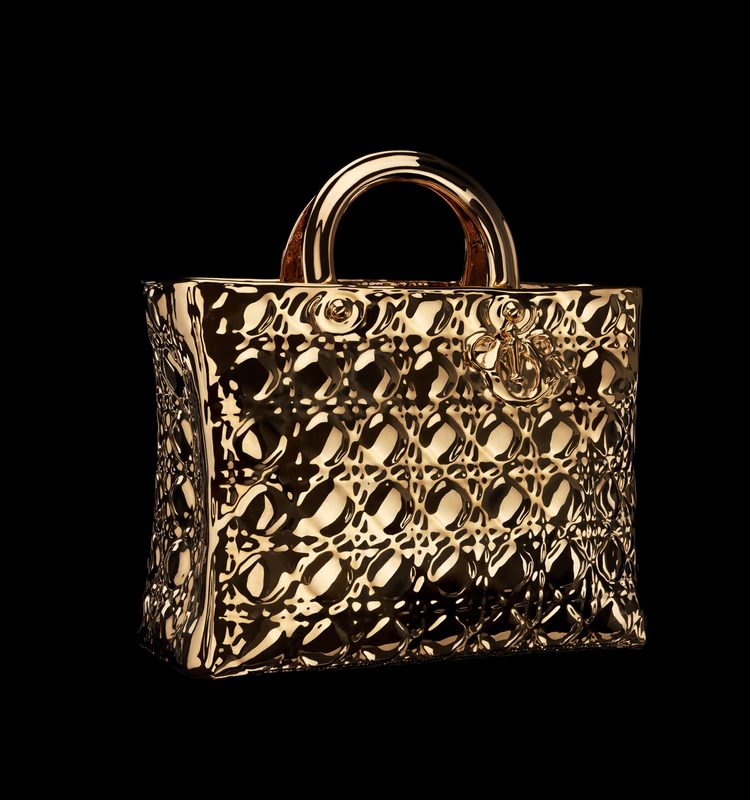 حقيبة ليدي ديور الذهبية من عام 2009