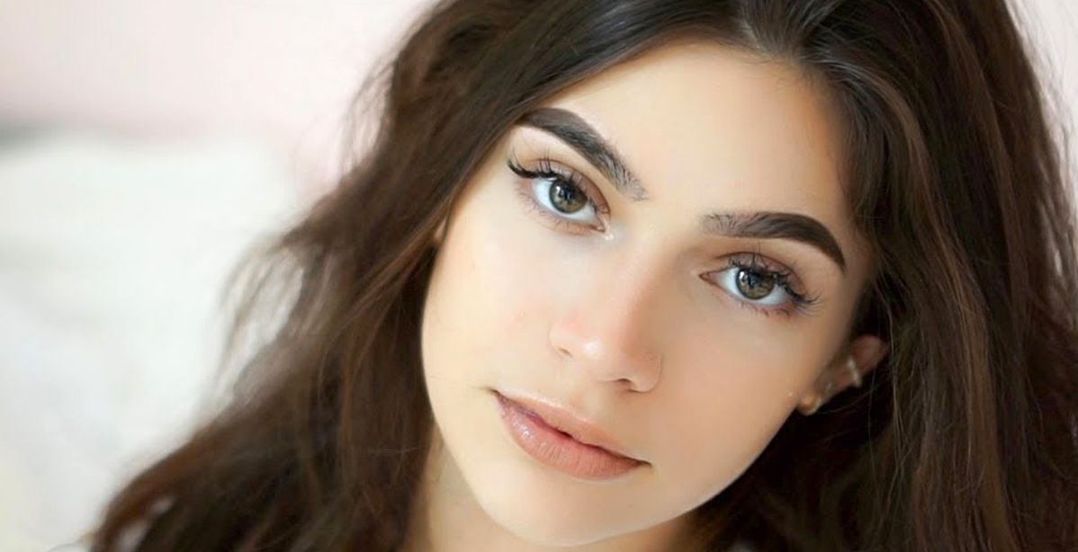 3 أخطاء ماكياج لا ترتكبينها قبل اتخاذ الصورة الشمسية