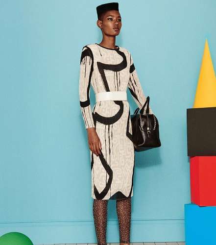 فستان بالقصة الضيقة من توقيع MaxMara من مجموعة Resort 2017