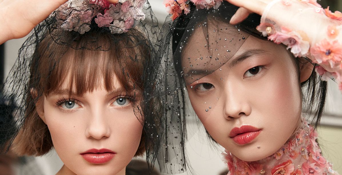 حصرياً لياسمينة: كواليس ماكياج CHANEL في أسبوع الهوت كوتور في باريس لصيف 2018