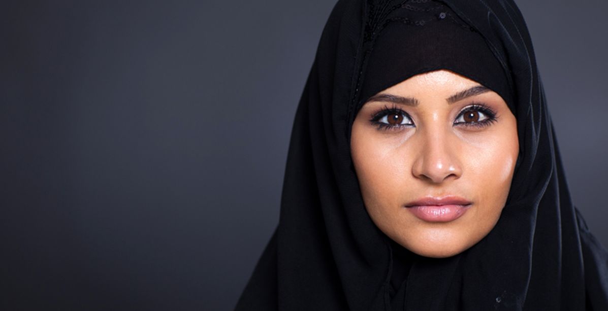 أحدث التقارير: المرأة السعودية تنفق الأموال الباهظة على ماكياجها