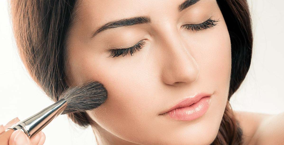 خطوات ماكياج ناعم وعصري للإفطار... بـ 5 دقائق فقط