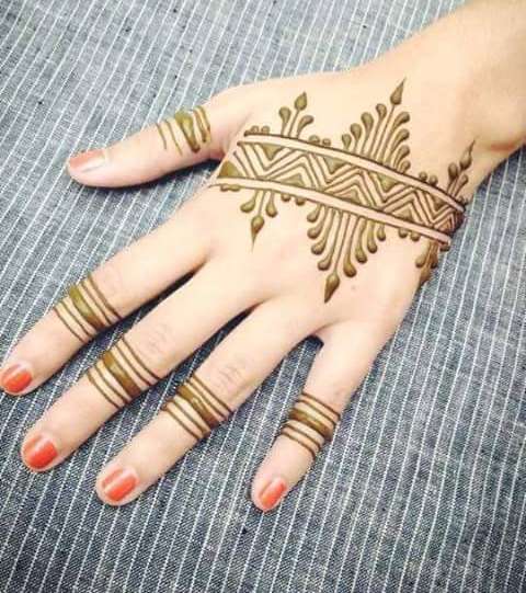 صور اجمل نقشات حناء بسيطة
