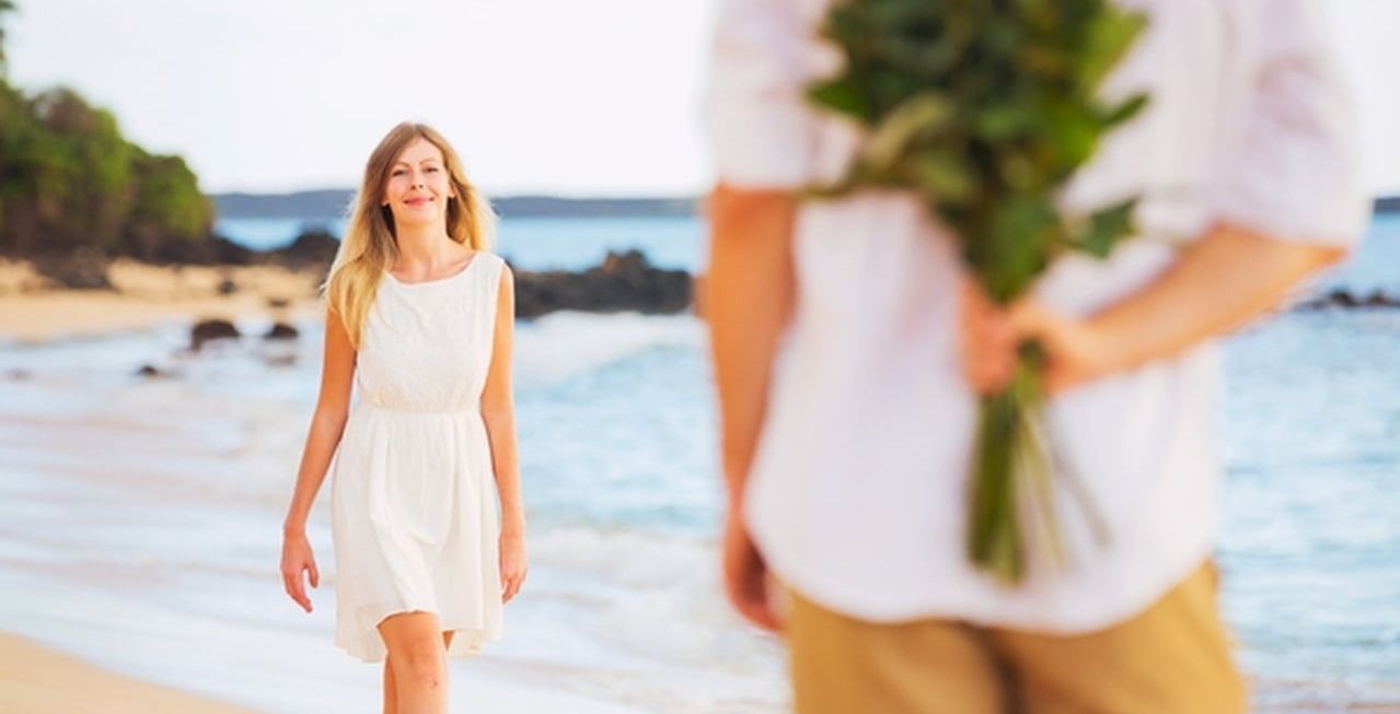 ابرز علامات تفضح اعجاب الرجل بالمرأة
