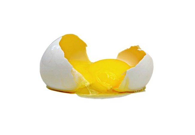 مخاطر البيض على البشرة