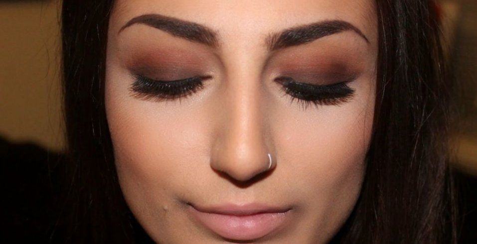 طريقة تطبيق مكياج سموكي بني