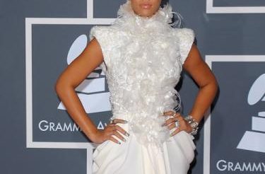 rihanna-013110-3
