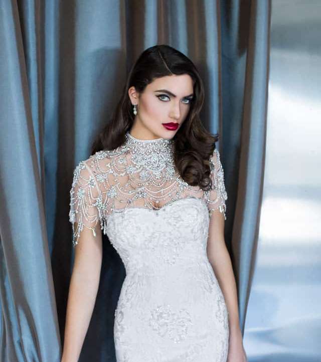 صور اجمل فساتين زفاف مرصعة بالالماس