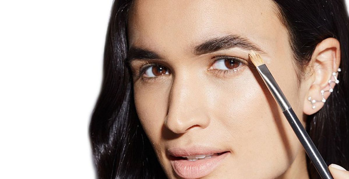 حيلتان كفيلتان بإبراز كثافة شعيرات الحاجبين من دون أن يظهر الماكياج