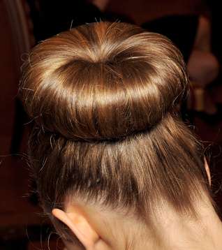 chignon-oscardelarenta-04-04-11