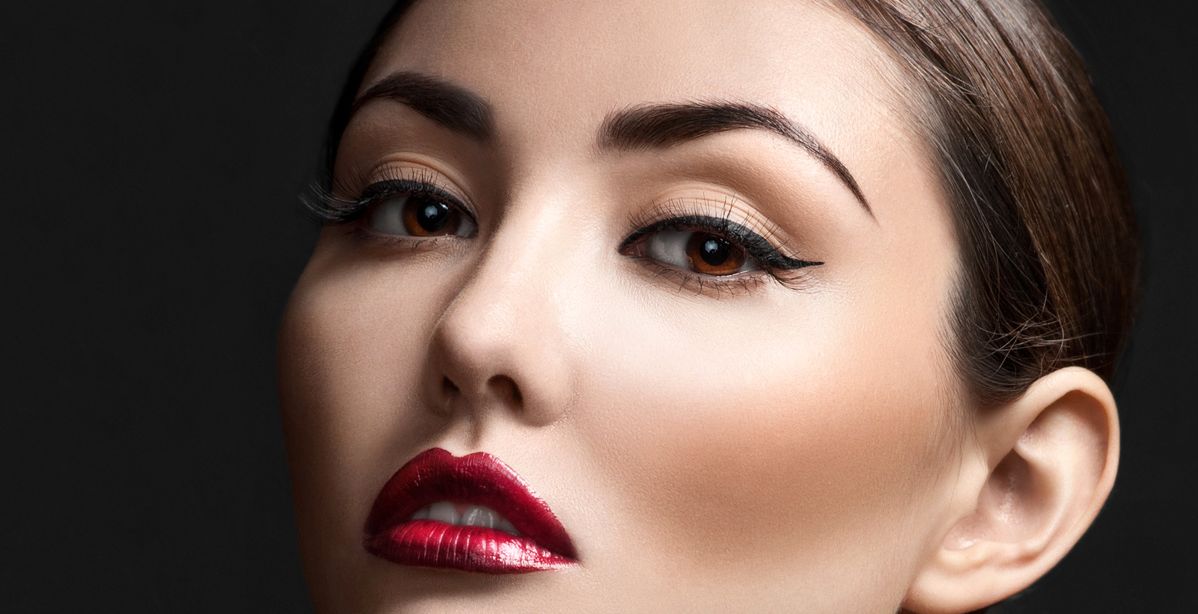 بالصورة، آلة يابانية غريبة لتطويل الرموش...نتائجها رائعة