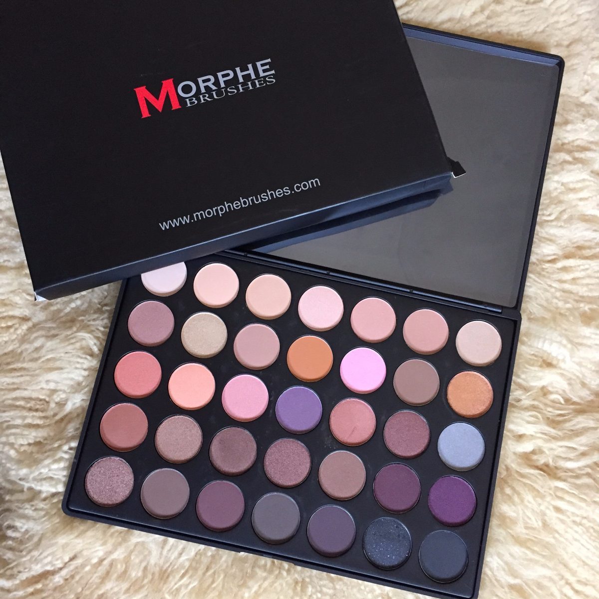 Morphe ya 18. Morphe. Тоналка Morphe. Бренд Morphe. Morphe кремовые румяна.