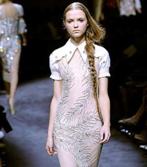 miumiu-embroidery-21-1-10-01
