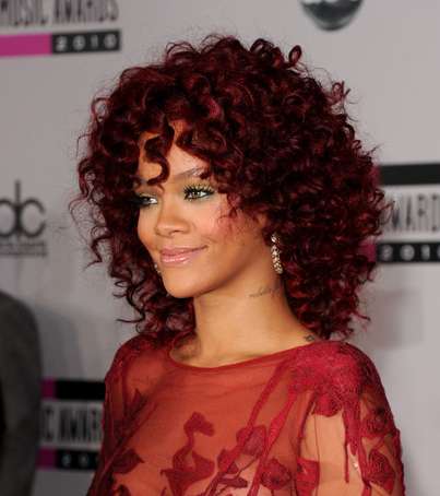 Rihanna_red-hair-23-03-2011