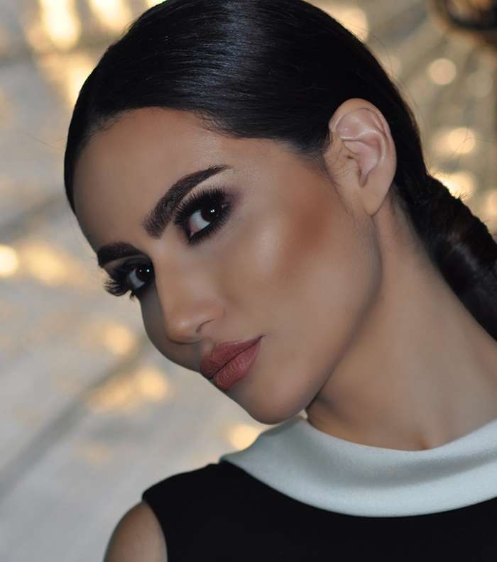 احصلي على اطلالات انيقة وجذابة مع  مكياج السموكي