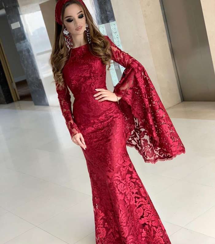 صور فساتين باكمام طويله دانتيل