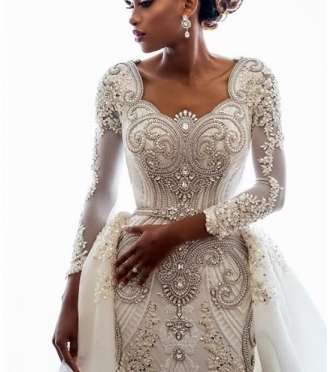 فستان لايس مع الماسات الراقية