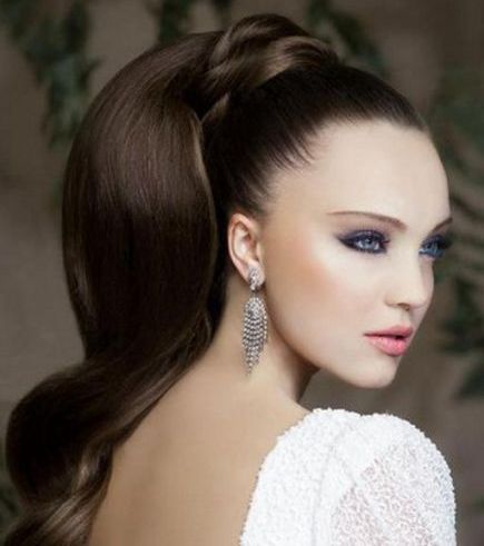 تسريحة ذيل الفرس بموديلات مختلفة