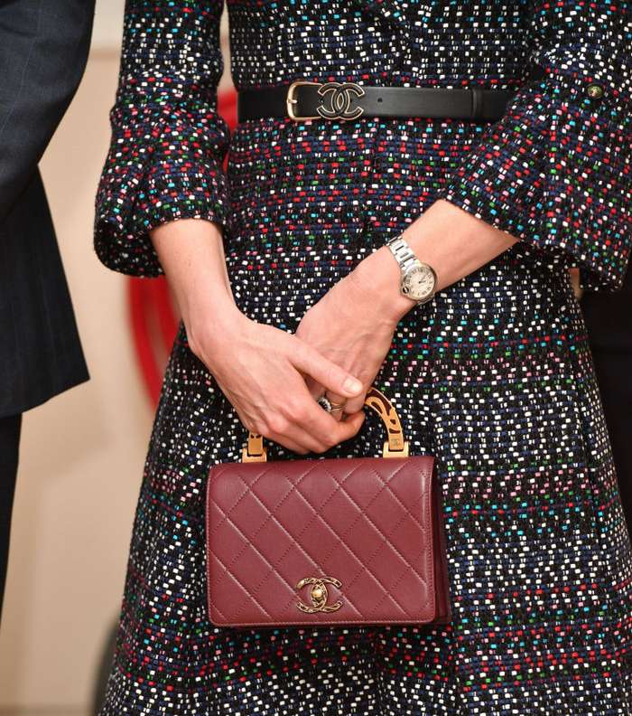كيت ميدلتون تتالق بازياء CHANEL وحزام من هذه العلامة وحقيبة من CHANEL