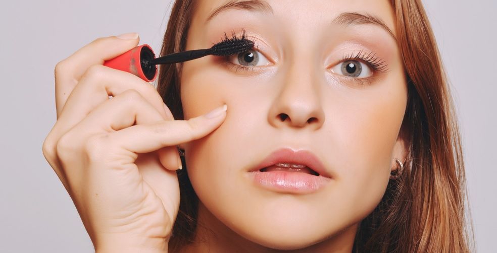 اسهل طريقة تركيب الرموش بدون صمغ