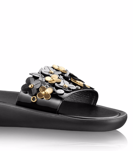 حذاء لويس فويتون الـ Pool Slide المزين بالازهار لصيف 2017