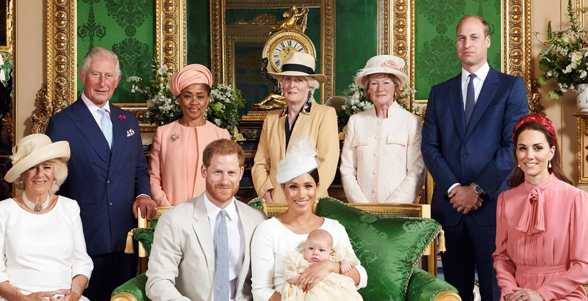 لماذا لم تتواجد الملكة في صورة ميغان وهاري العائلية؟