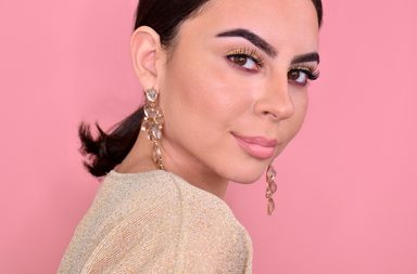 تألقي بماكياج مثالي هذا العيد واستعيني بمستحضرات Benefit