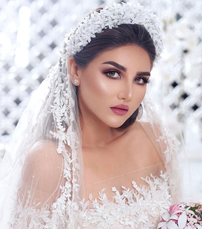صور اجمل تسريحات عروس بالتاج