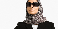 المرأة المحجبة: خمس نصائح مفيدة لإختيار نظارات شمسية مريحة!