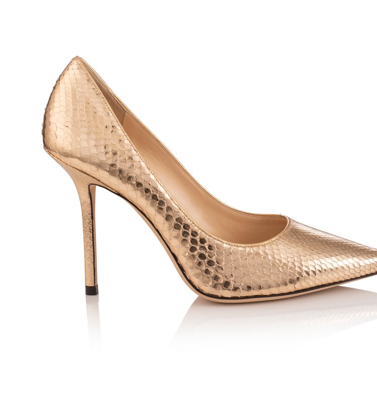 الحذاء المروس الكلاسيكي الذهبي من Jimmy Choo من المجموعة الخاصة بشهر رمضان المبارك