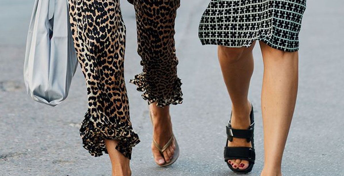 موضة حذاء الصندل باسلوب حذاء العمل Utility Sandal