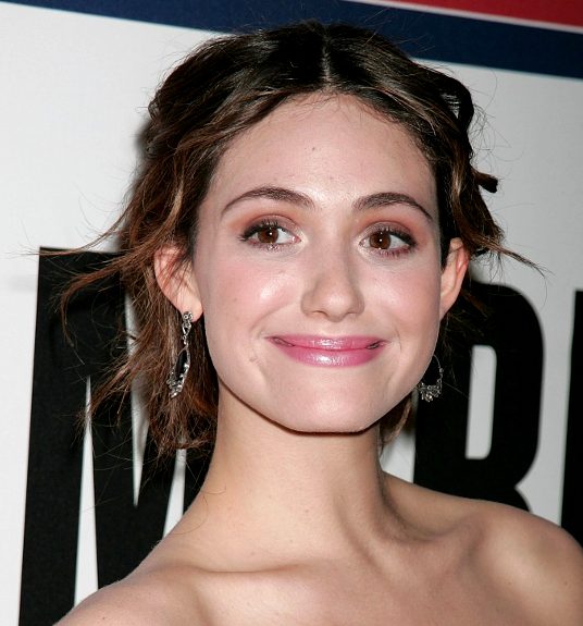 مكياج رمادي ووردي ناعم