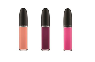 الشفاه تتألق وتخبر أجمل القصص بأحدث مستحضرات MAC وأنامل حنداش