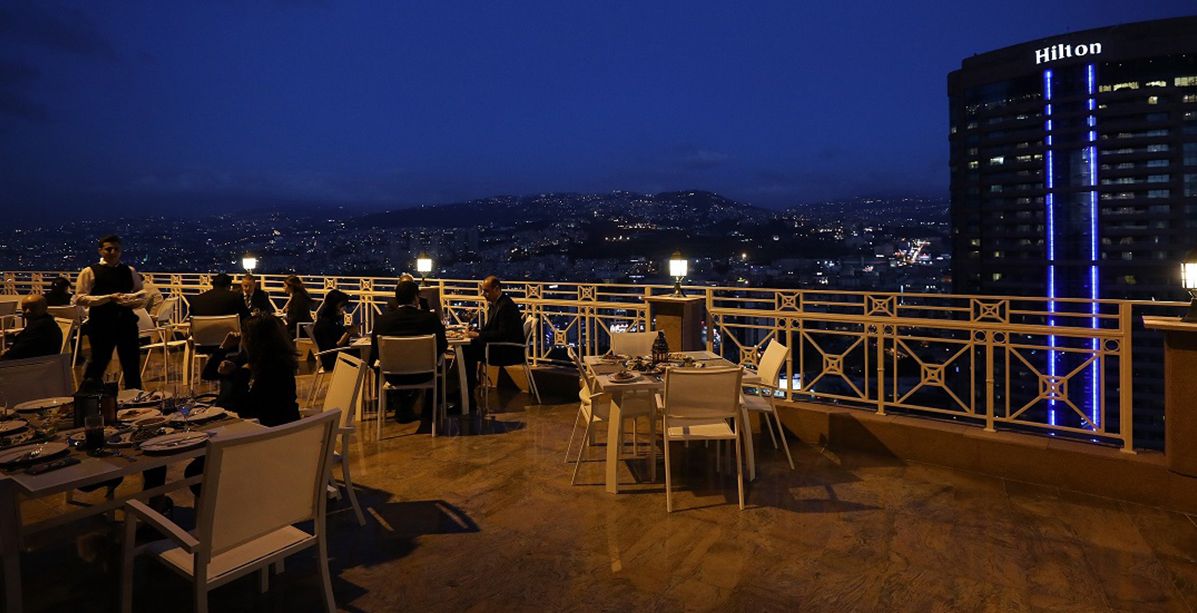 فندق هيلتون بيروت متروبوليتان بالاس يفتتح شرفة Summer Place