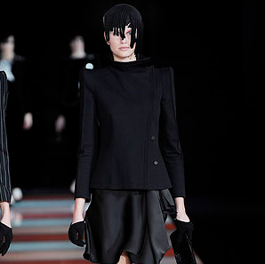 giorgio-armani-skirt-suit-21-9-2010