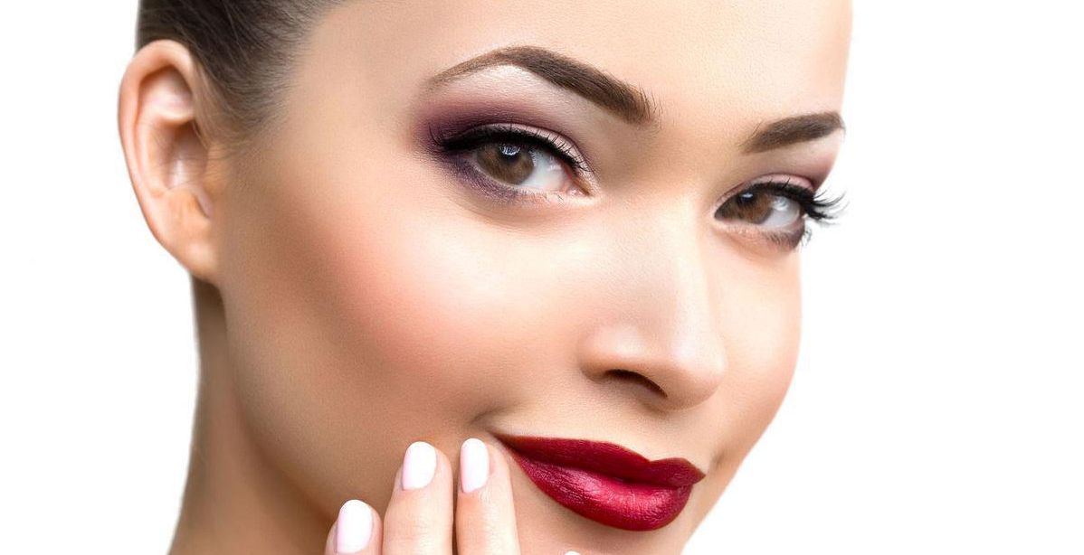 بالصورة، كيف تخفين بالماكياج تجاعيد حول الفم؟