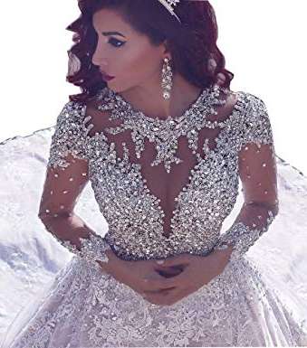 الفستان المزخرف بالماس