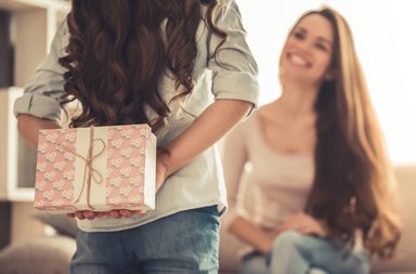 أفكار ستفرح قلب صديقتك المفضلة في عيد مولدها