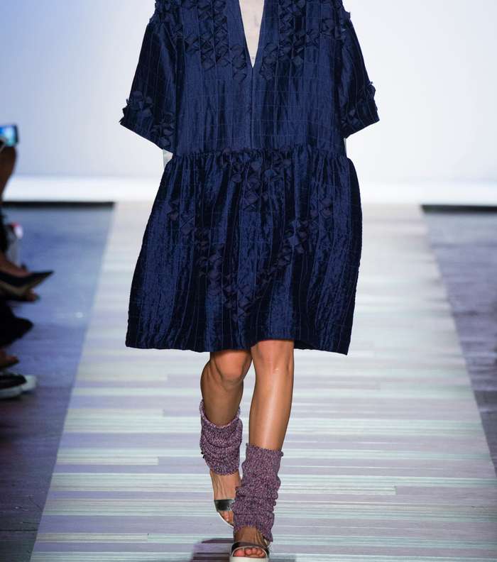 من BCBG لصيف 2016، اليك الفساتين الفضفاضة