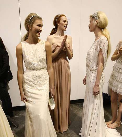 كواليس عرض فساتين زفاف جيني بيكهام لربيع 2015 في نيويورك 